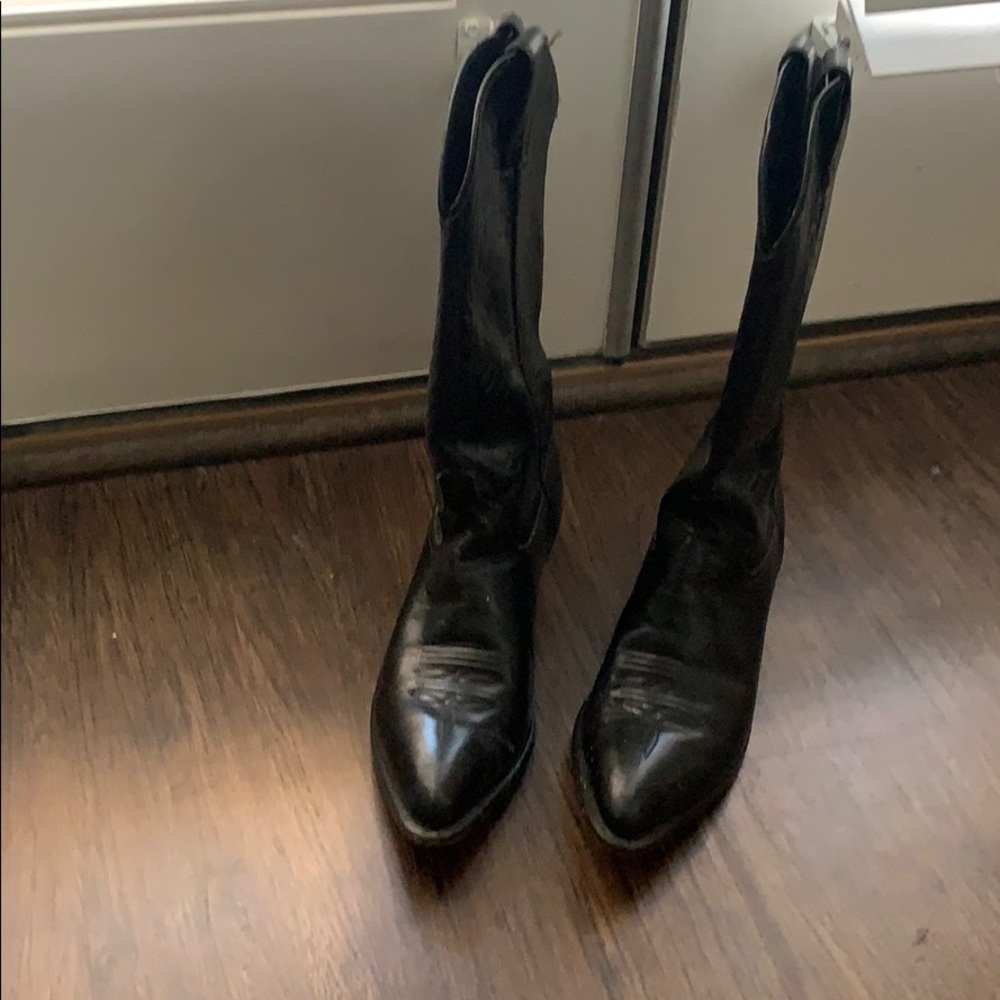 Simple Yet So Classy "Trampoline" Blk Cowboy Boots